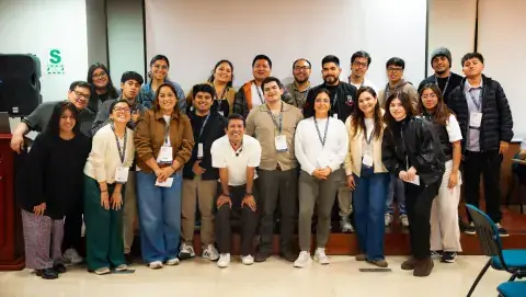Grupo de participantes del Full Day RECO Espejo Edición 01 en Miraflores — taller de autoconocimiento y desarrollo personal para profesionales